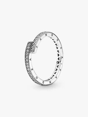 Pandora Sparkling Overlapping Ring